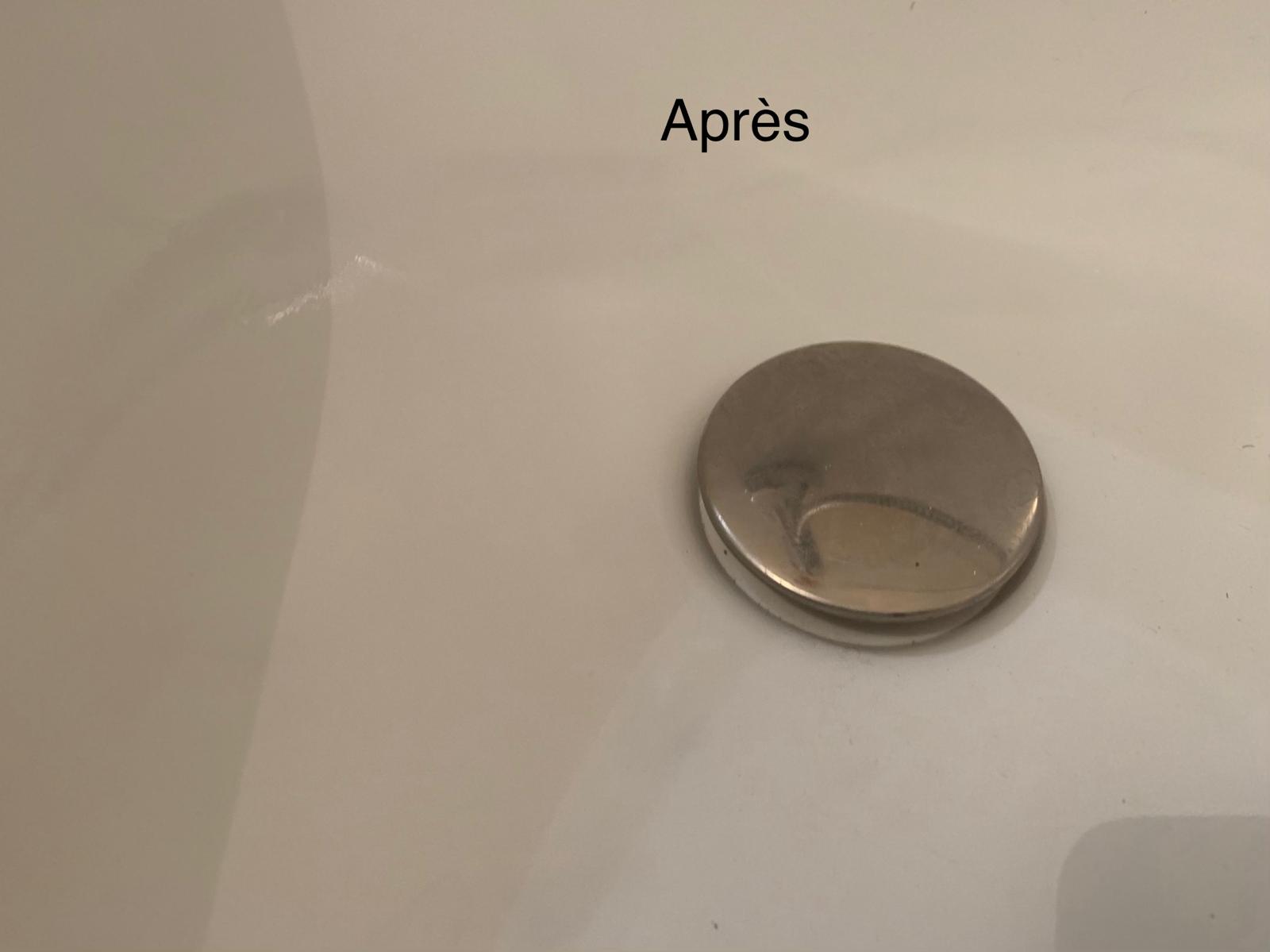 reemaillage-baignoire-blanche-ancienne-salle-de-bain-moselle reparation-email-baignoire-sans-demolition-sarreguemines reemaillage-baignoire-camping-mobilhome-grand-est renovation-lavabo-emaille-fissure-location-sans-travaux avant-apres-reemaillage-douche-locale-metz-nancy