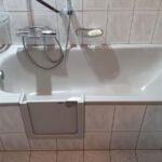 salle-de-bain-rénovée - porte-de-baignoire-magic-bad - installation-sécurisée - seniors - moselle - grand-est