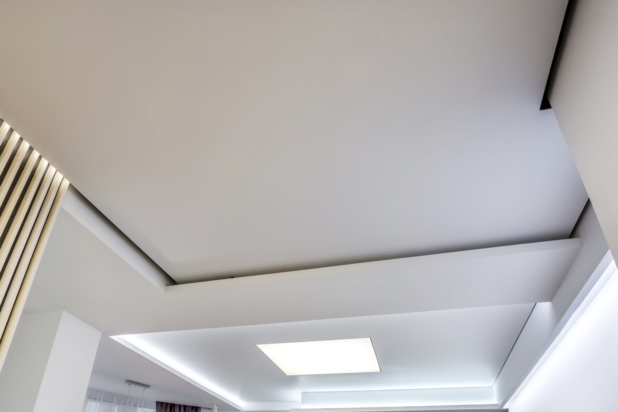 installation-plafond-tendu-a-froid-pose-rapide-sans-travaux-en-moselle-et-alsace