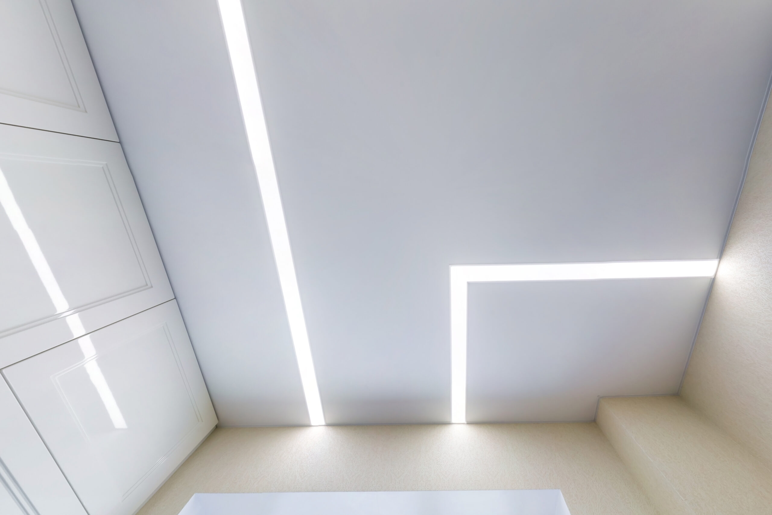 installation-plafond-tendu-a-froid-pose-rapide-sans-travaux-en-moselle-et-alsace